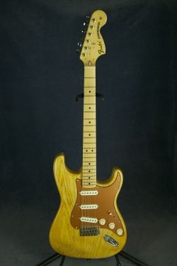 Fender Japan Stratocaster ST-71 Ash 