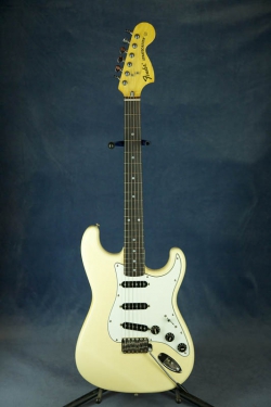 Fender Stratocaster ST-72 SQ serial