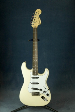 Fender Stratocaster ST-72 White 