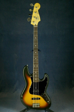 SQUIER jazz bass