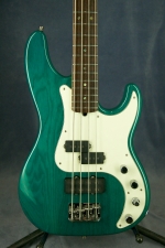 Fender American Deluxe Precision Bass с кейсом