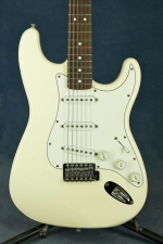 Fender Standard Stratocaster (White)